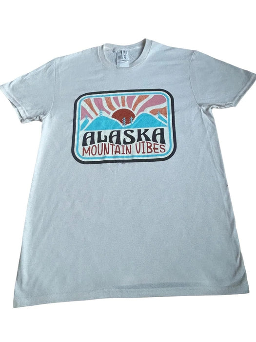 Alasaka Mountain Vibes, T-shirt SOFT GOODS / T-SHIRT