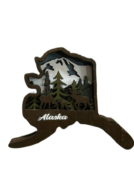 State Shape, moose family Cut out Wood Magnet COLLECTIBLES / MAGNETS